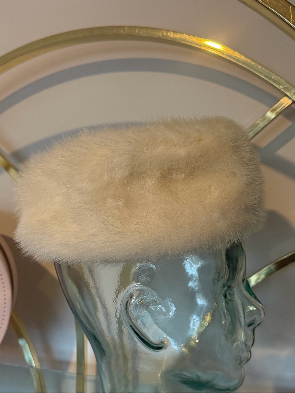Vintage White Fur Beret Hat with Box - Picture 3 of 9